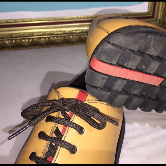 Prada Men’s Leather Shoes - Picture 6 of 8